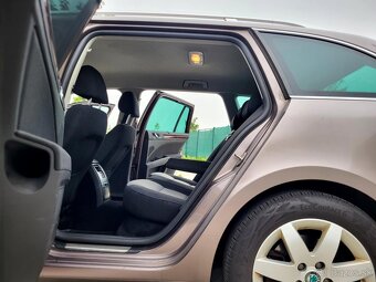 Škoda Superb combi 2.0 TDI Elegance R.V.2011 - 9