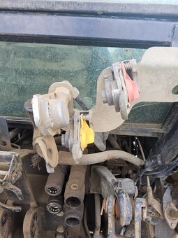 New Holland TL 100 A + čelný nakladač - 9