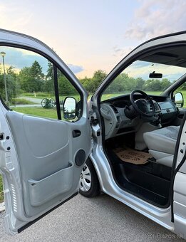 Opel Vivaro Life 2.5 Cdti 145ps • 9- miestný buss • - 9