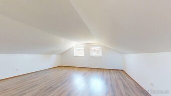 DVOJPODLAŽNÝ REKREAČNÝ DOM V PRIVÁTNOM AREÁLI PRI JAZERE - 9