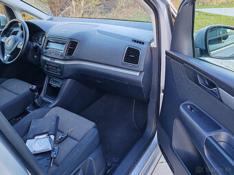 Predám VW Sharan 2.0 TDi CR HIGLINE r.v 2011 BLUEMOTION - 9