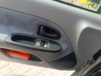 Renault Clio 2002 - 9