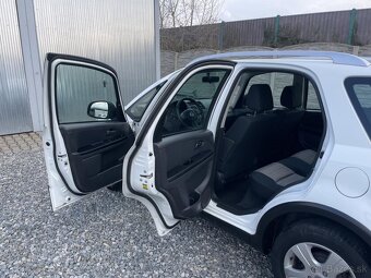 Fiat Sedici 1.6i 16v LIFE 4x4 LPG VÝHŘEV - 9
