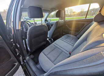 Volkswagen Golf 5 - výborný stav - 9
