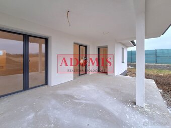 Predám 4izbový bungalov Ruskov,kolaudácia,652m2,Ruskov, len - 9