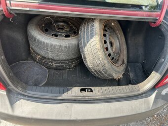 Hyundai accent 1.4 - 9