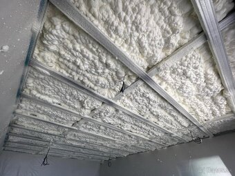 ZATEPLENIE STRIEKANOU PUR PENOU – PODKROVIE, GARÁŽ, DOM - 9