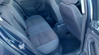 Volkswagen Golf V  -- nová stk+ek -- - 9