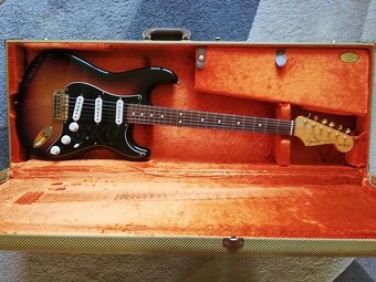 Fender Stratocaster SRV - 9
