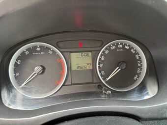 Škoda Fabia 1.6 benzín lpg 16V - 9