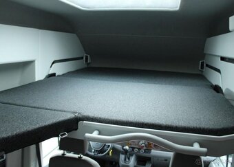 Volkswagen Grand California 600 2.0 TDi ACC / Solar / ŘP B - 9