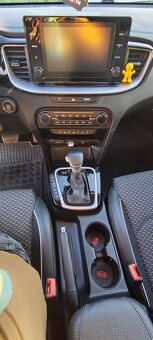 Kia Ceed SW 1,5TGDi+A7+Gold+Gold Pack+LED - 9