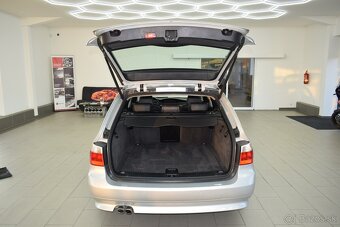 BMW Řada 5 3,0 530XD 170 kW, xen,navi,servis, - 9
