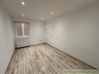 Priestranný rodinný dom v Kolárove – ideálne bývanie aj in - 9