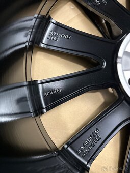 Nepoužité hliníkové disky 5x112 R19 Škoda Crystal Black - 9