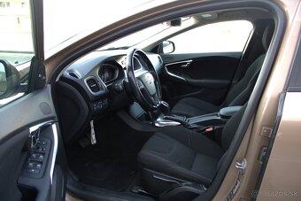 Volvo V40 D2 Powershift AT6 - 9