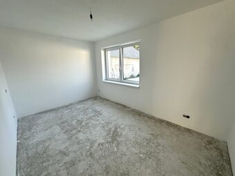 4 izbový rodinný dom 118 m2 na pozemku 719 m2, Sládkovičovo - 9