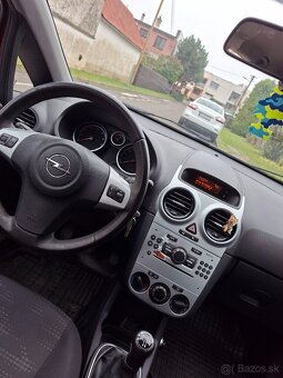 Opel Corsa 1.2 16V 63kw 2013 Facelift Garážované - 9
