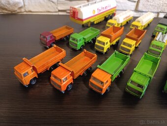 Playart a Yatming modely - osobní nákladní auta - Hong Kong. - 9