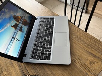 Asus/Notebook/4GB RAM/1TB SSHD/Intel HD grafika 2GB UHD - 9