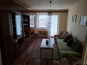 Trojizbový byt s balkónom v pokojnej lokalite obce Buzitka - 9