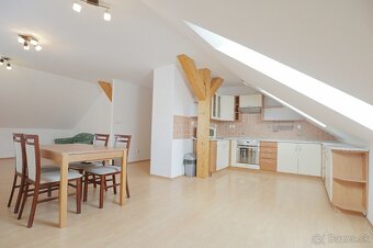 2i byt - 82 m², v cene Parking, pivnica - ďalších 25 m² - 9