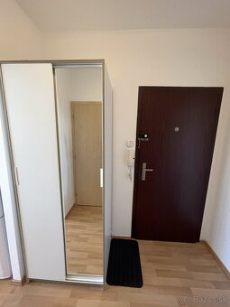 Prenajmem svoju garsonku na začiatku Petržalky,od 1. 7. 2025 - 9