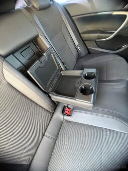 Opel Insignia 2.0 CDTI - 9