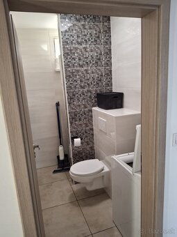 Predám bungalov 130 m2, pozemok 504 m2, obec Hviezdoslavov - 9