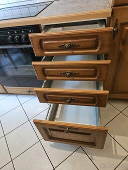 Masívna kuchynská linka z Nemecka so spotrebičmi - 9