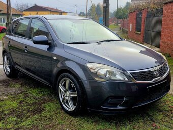 Kia Ceed 1.4 CVVT • Facelift 2011 • 172 tisíc KM • Nová STK - 9