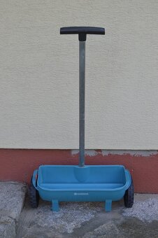 predam posypaci/posypovy vozik GARDENA - 9