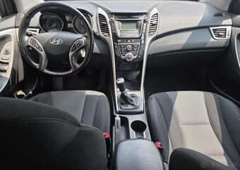Hyundai i30 1.6-1.MAJITEL-NÍZKÉ KM - 9