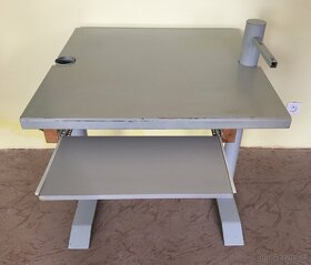 Pódium, stolové dosky, PC stôl. - 9