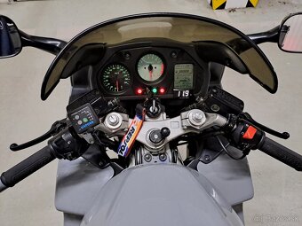 Honda VFR 800 FI - 9