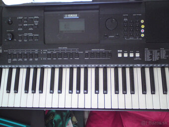 Klavír Yamaha E 453 - 9