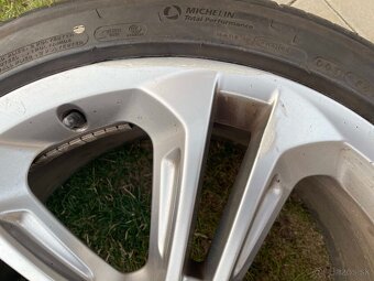 AUDi orig. Q3 5x112 8j x19 ET 36 255 40 R19 - 9