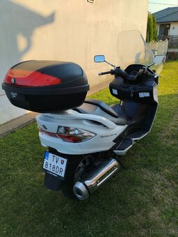 Predám Suzuki burgman AN 400 - 9