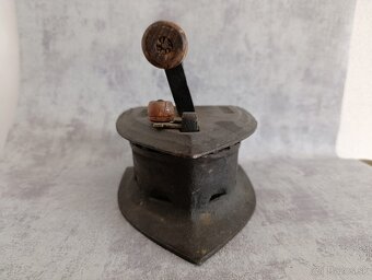 Atypická stará velká žehlička BAWEJA TESTED - 9