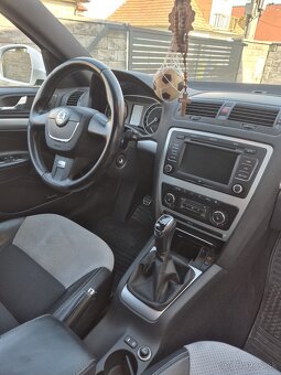 Škoda Octavia Combi RS 2.0TDi - 9