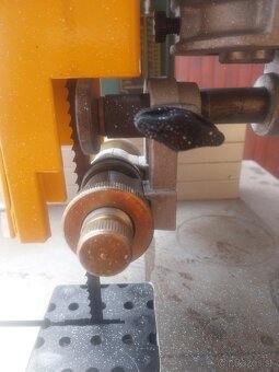 Pásová píla na drevo FELDER - 9