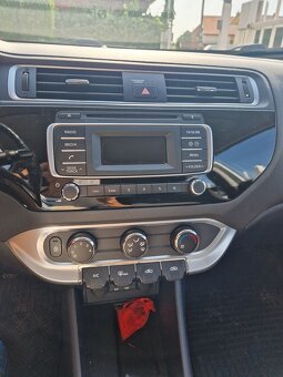 KIA Rio 1.4 CRDi Gold - 9
