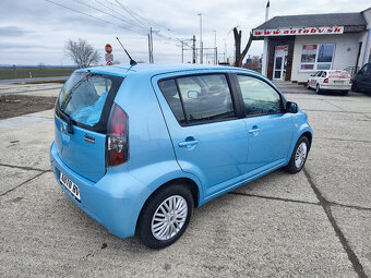 Daihatsu Sirion 1,3/67kW 4x4 - 9