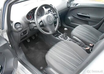 Opel Corsa 1,4 64 kW KLIMA Serviska benzín - 9