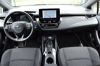 Toyota Corolla Combi TS 1.8 HYBRID E-CVT SR 2022 DPH - 9