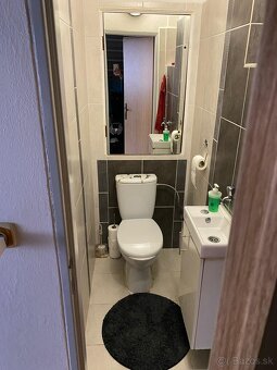 Poschodový tehlový byt v kľudnej lokalite. - 9