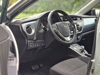 Toyota Auris 1.8 I VVT-i HybridSD Style - 9