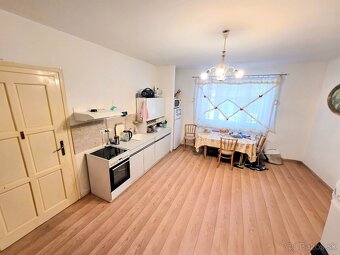 3 izbový POVRAZNÍCKA - 80 m2 , TEHLA , LOGGIA - 9