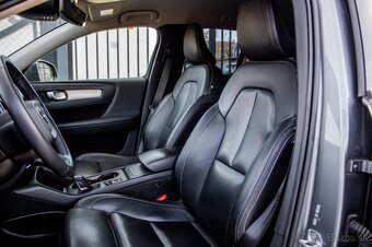 Volvo XC40 D4 Momentum AWD A/T - 9