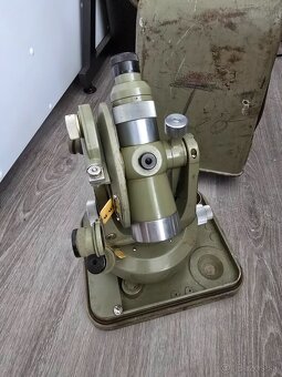stary ceskoslovensky teodolit ( meopata ) 300e - 9